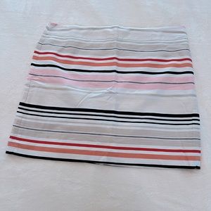 Loft skirt (back zipper)